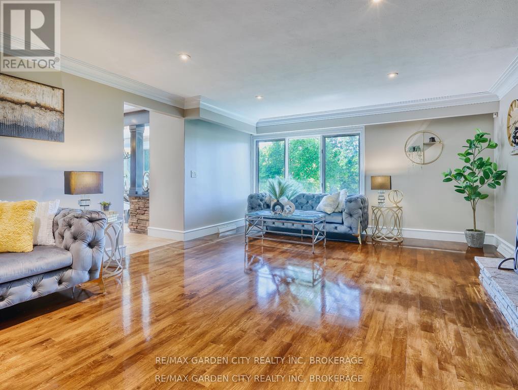 28 Marsdale Drive, St. Catharines, Ontario  L2T 3S3 - Photo 5 - X12631024