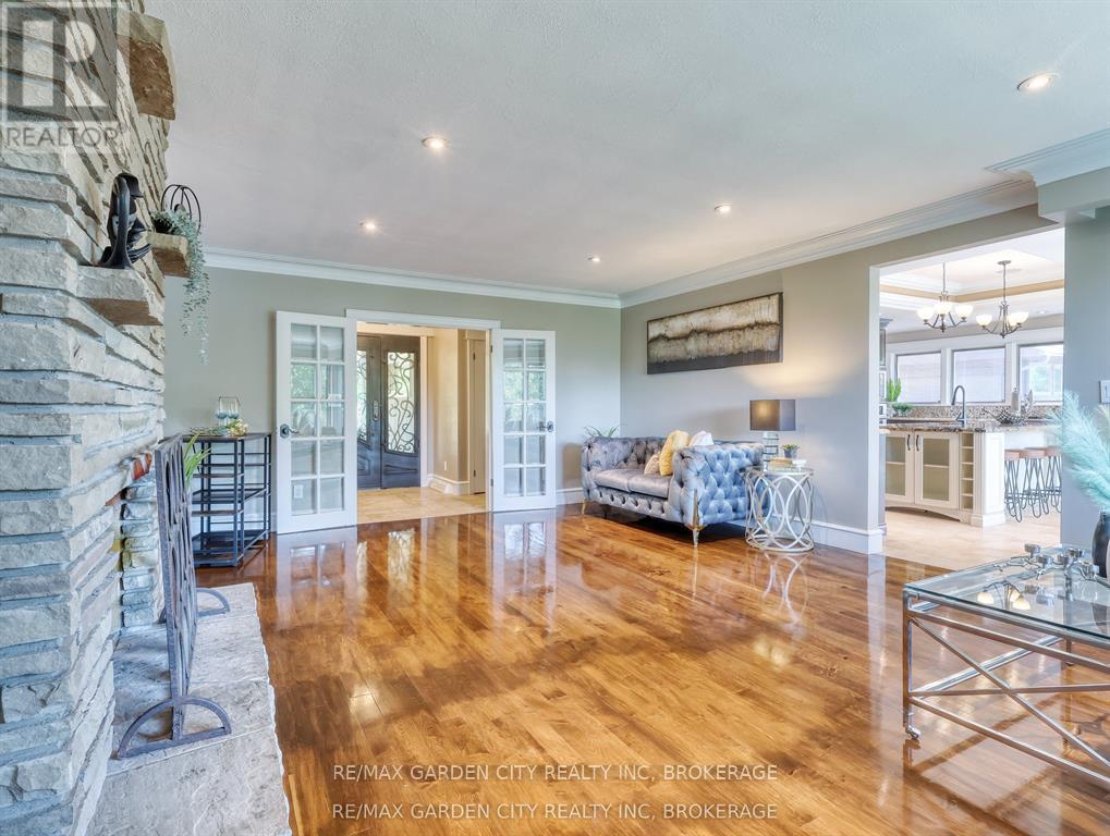 28 Marsdale Drive, St. Catharines, Ontario  L2T 3S3 - Photo 7 - X12631024