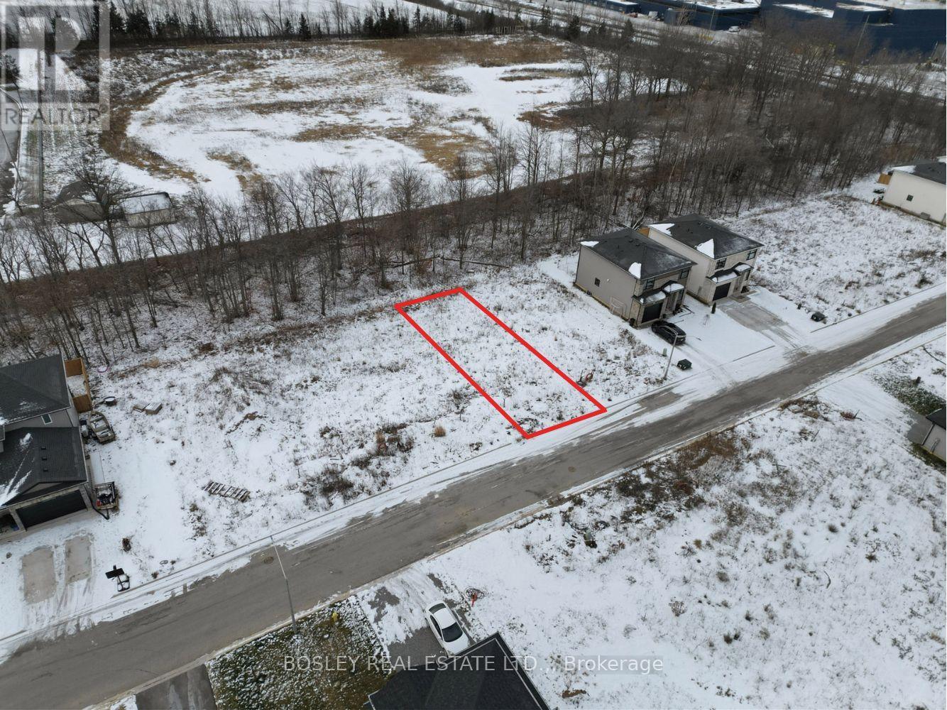 172 Hodgkins Avenue, Thorold, Ontario  L2V 0M6 - Photo 2 - X12631334