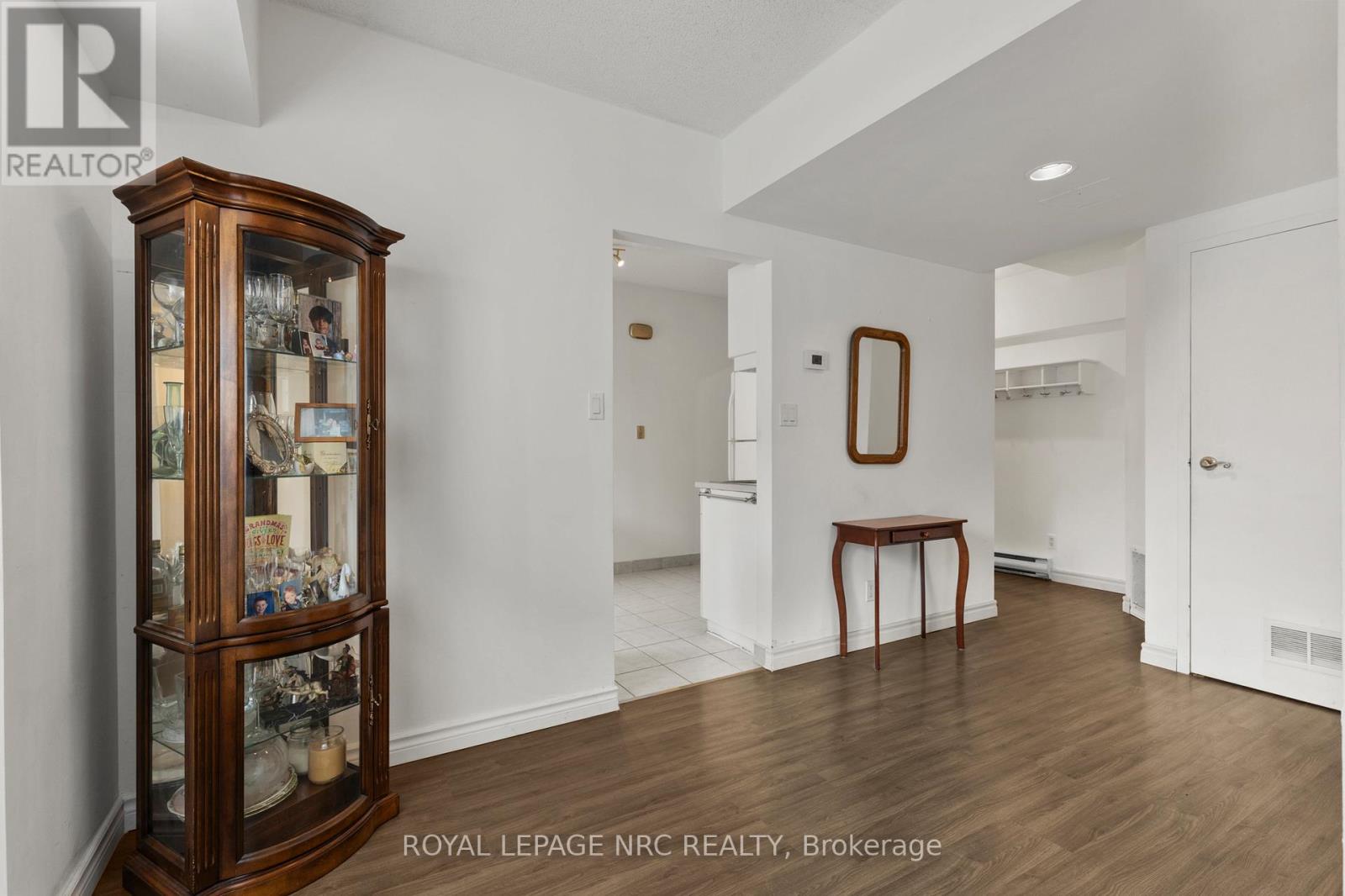 203 - 4872 Valley Way, Niagara Falls, Ontario  L2E 1W3 - Photo 12 - X12631654