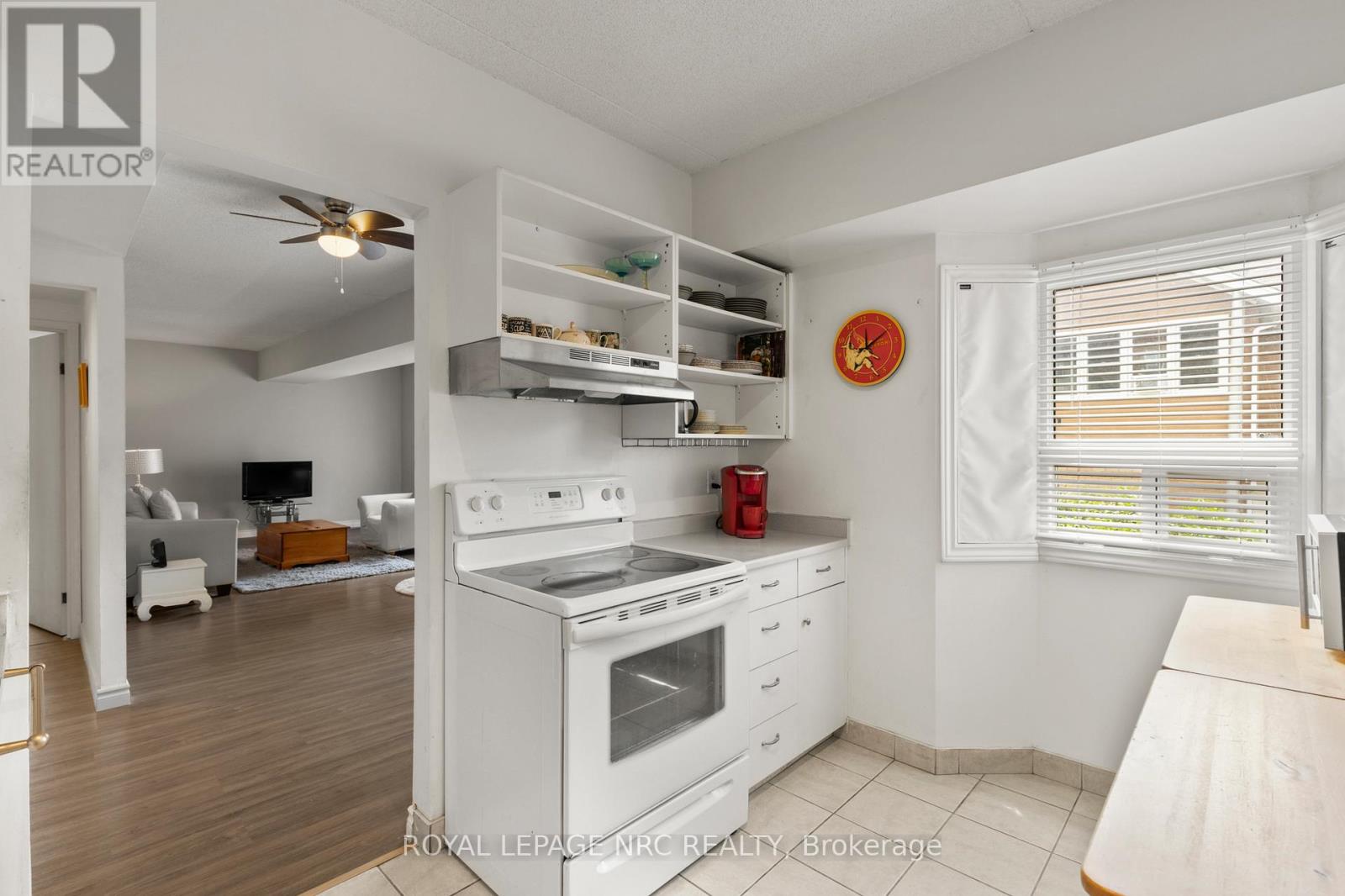 203 - 4872 Valley Way, Niagara Falls, Ontario  L2E 1W3 - Photo 6 - X12631654