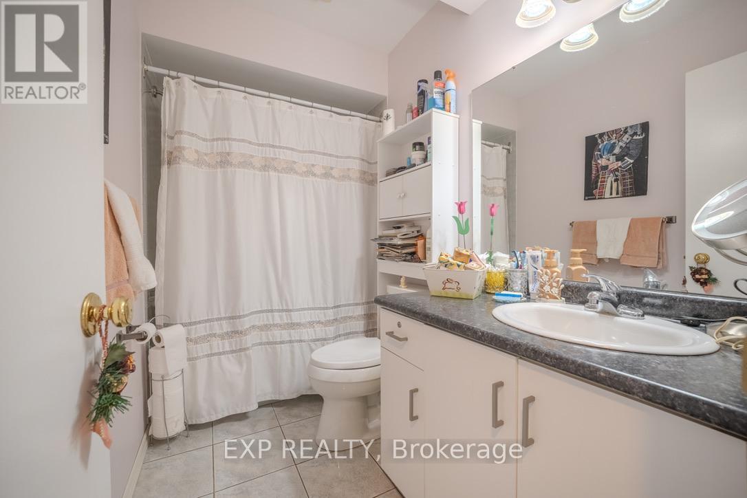 6166 Wildrose Crescent, Niagara Falls, Ontario  L2G 7T3 - Photo 15 - X12631788