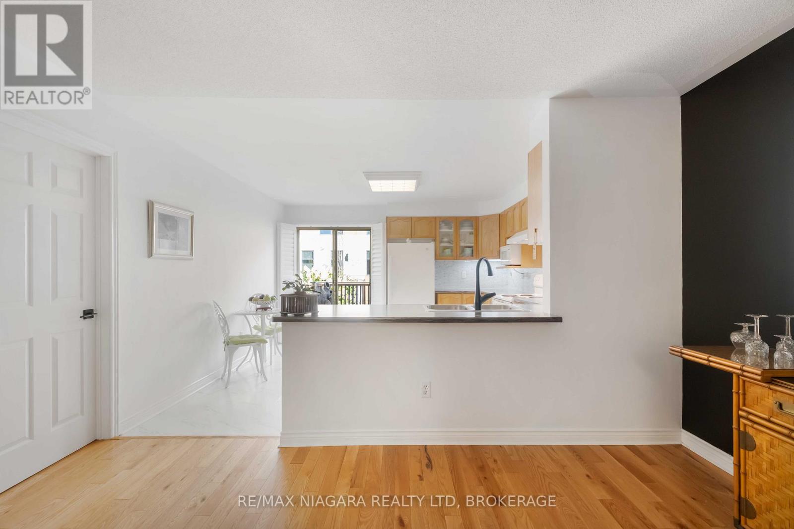 14 - 165 Main Street E, Grimsby, Ontario  L3M 1P2 - Photo 10 - X12631806