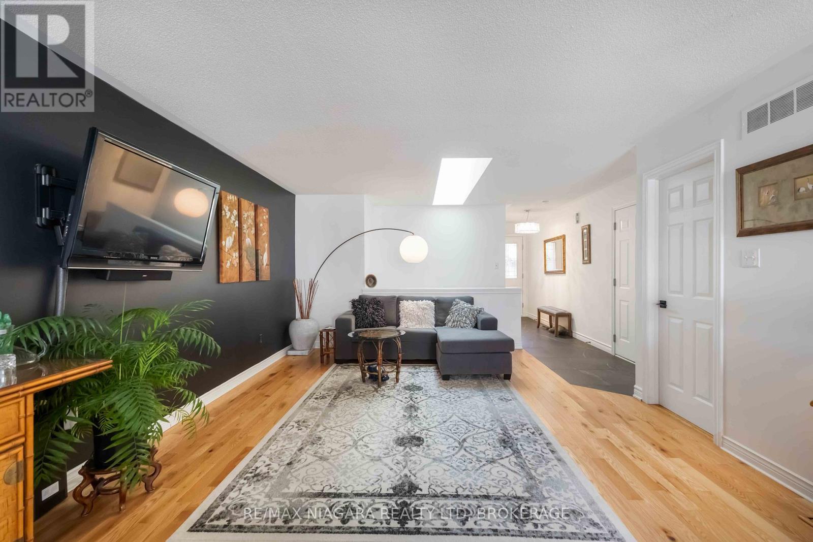 14 - 165 Main Street E, Grimsby, Ontario  L3M 1P2 - Photo 7 - X12631806