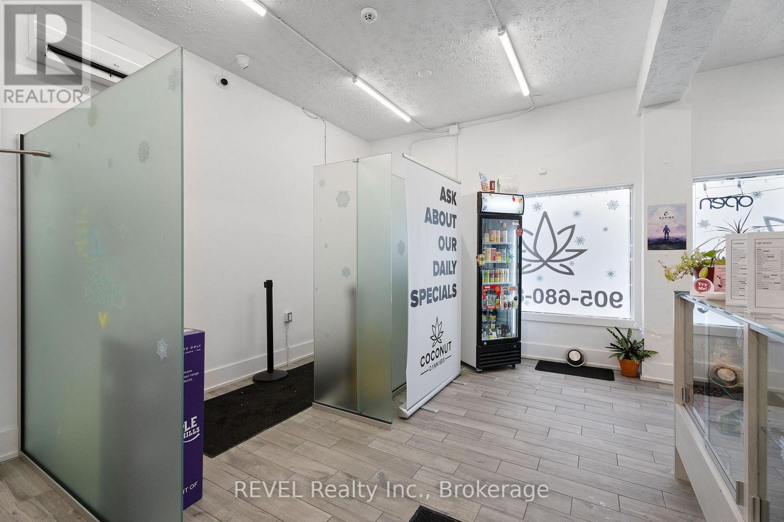 50 Front Street N, Thorold, Ontario  L2V 1X5 - Photo 4 - X12635694