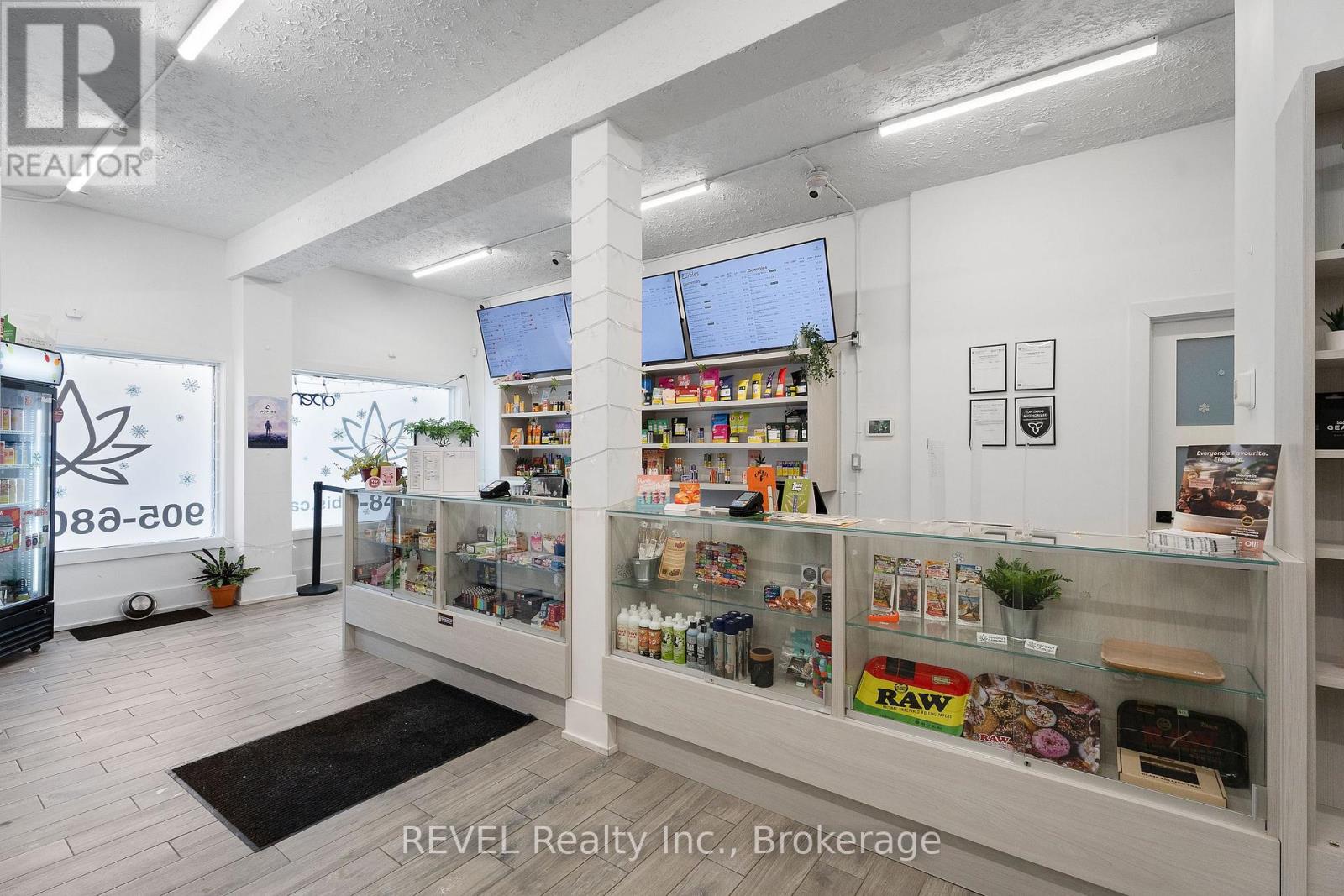 50 Front Street N, Thorold, Ontario  L2V 1X5 - Photo 5 - X12635694