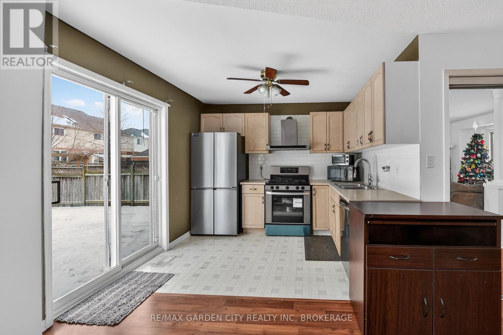 218 Confederation Avenue, Thorold, Ontario  L2V 5A2 - Photo 11 - X12635956