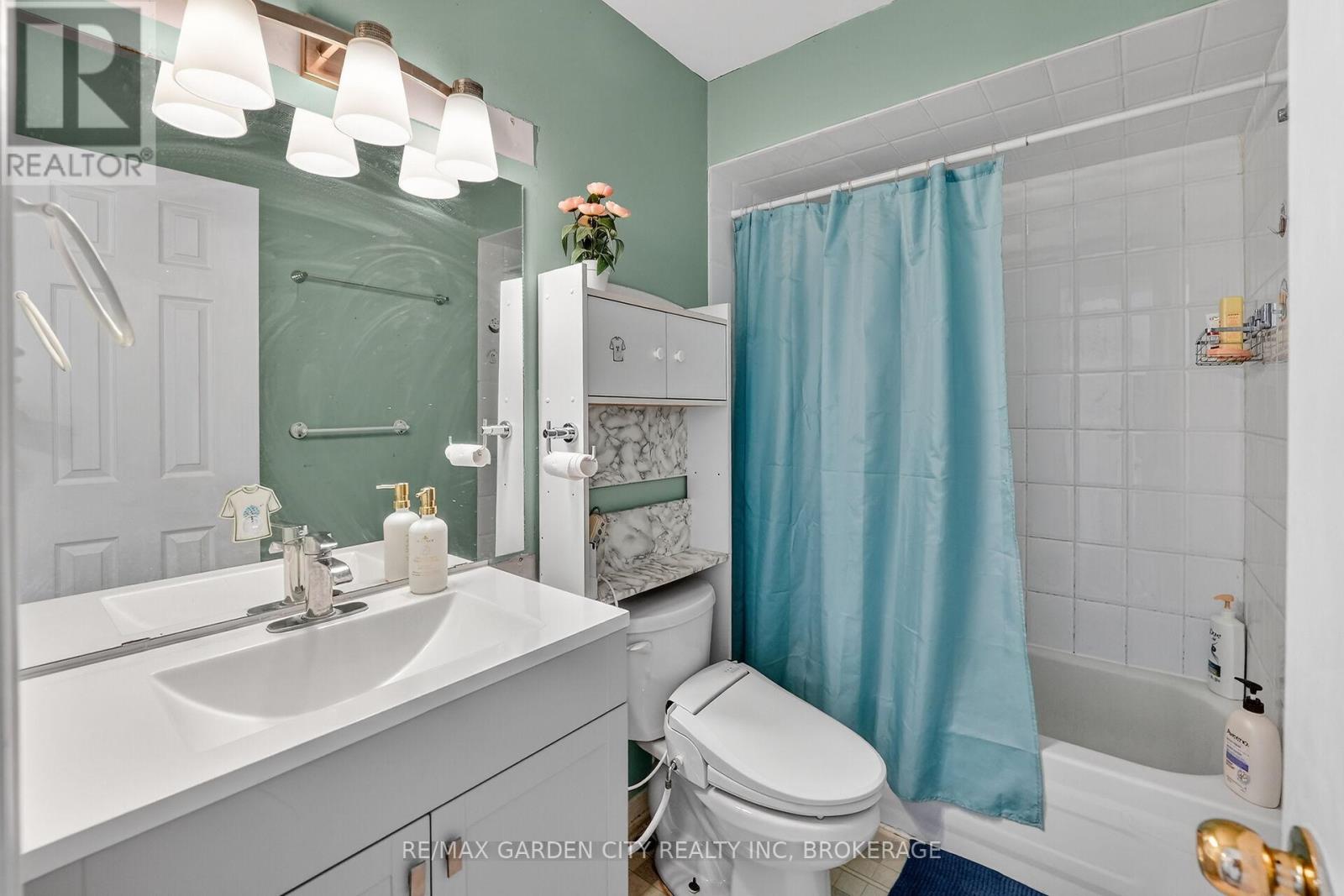 218 Confederation Avenue, Thorold, Ontario  L2V 5A2 - Photo 22 - X12635956