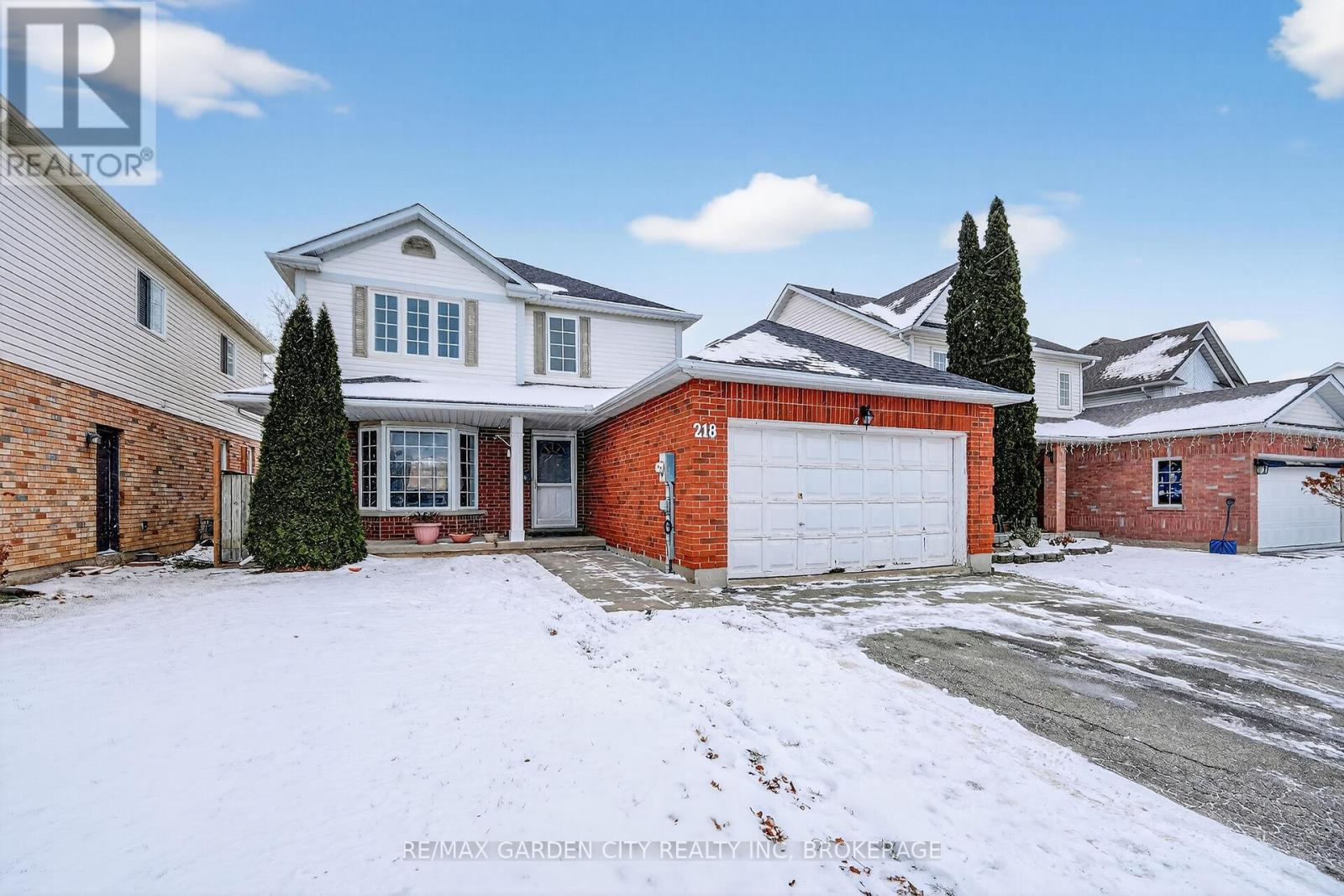 218 Confederation Avenue, Thorold, Ontario  L2V 5A2 - Photo 3 - X12635956