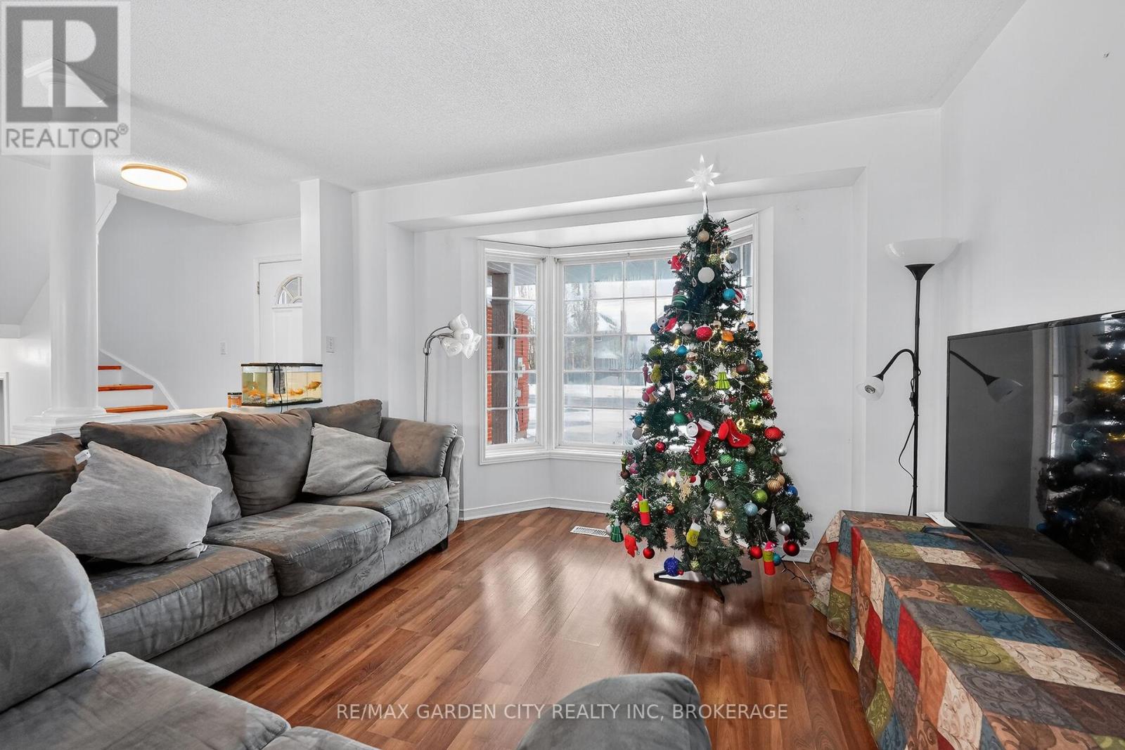 218 Confederation Avenue, Thorold, Ontario  L2V 5A2 - Photo 9 - X12635956