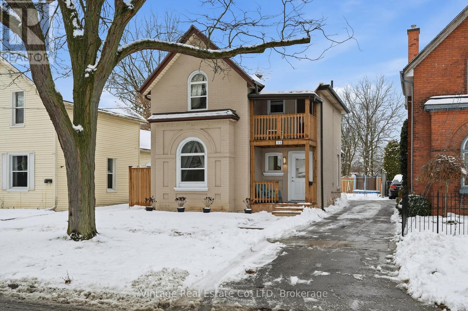 108 EAGLE AVENUE, Brantford, Ontario