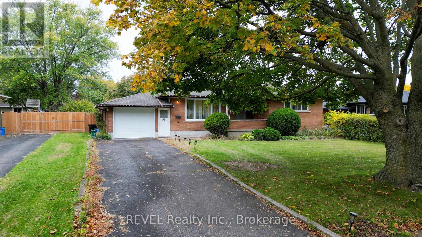 95 Windward Street, St. Catharines, Ontario  L2M 4C4 - Photo 2 - X12637264