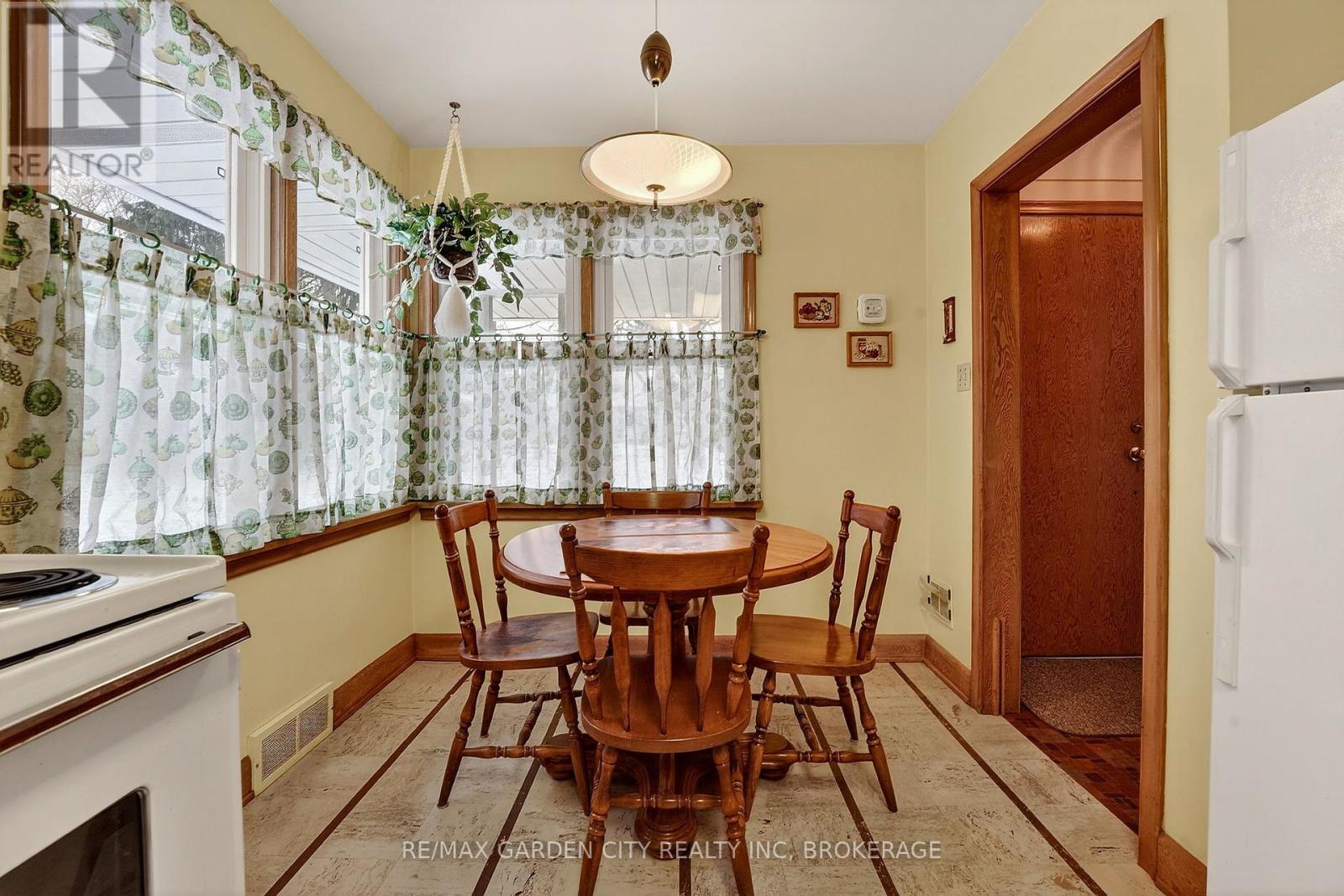 13 Chestnut Street, Pelham, Ontario  L0S 1E3 - Photo 16 - X12638834