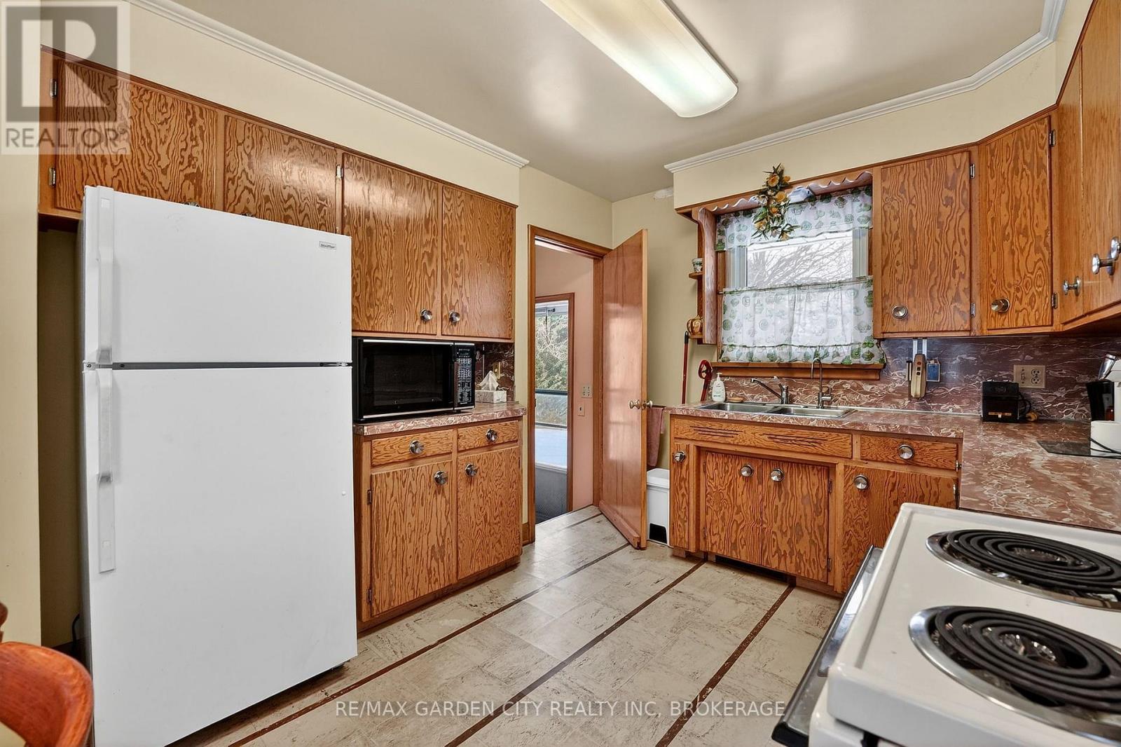 13 Chestnut Street, Pelham, Ontario  L0S 1E3 - Photo 17 - X12638834