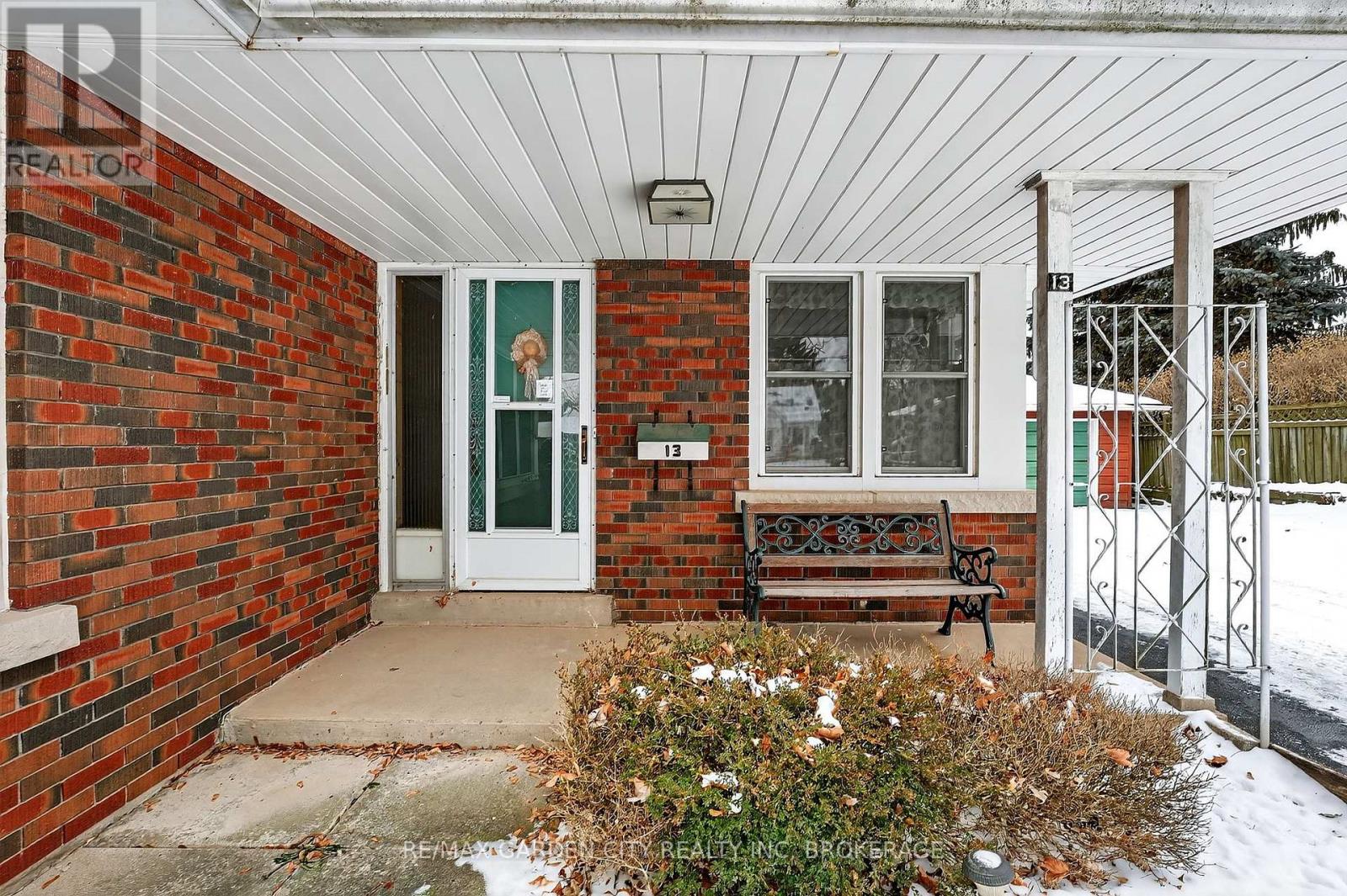 13 Chestnut Street, Pelham, Ontario  L0S 1E3 - Photo 3 - X12638834