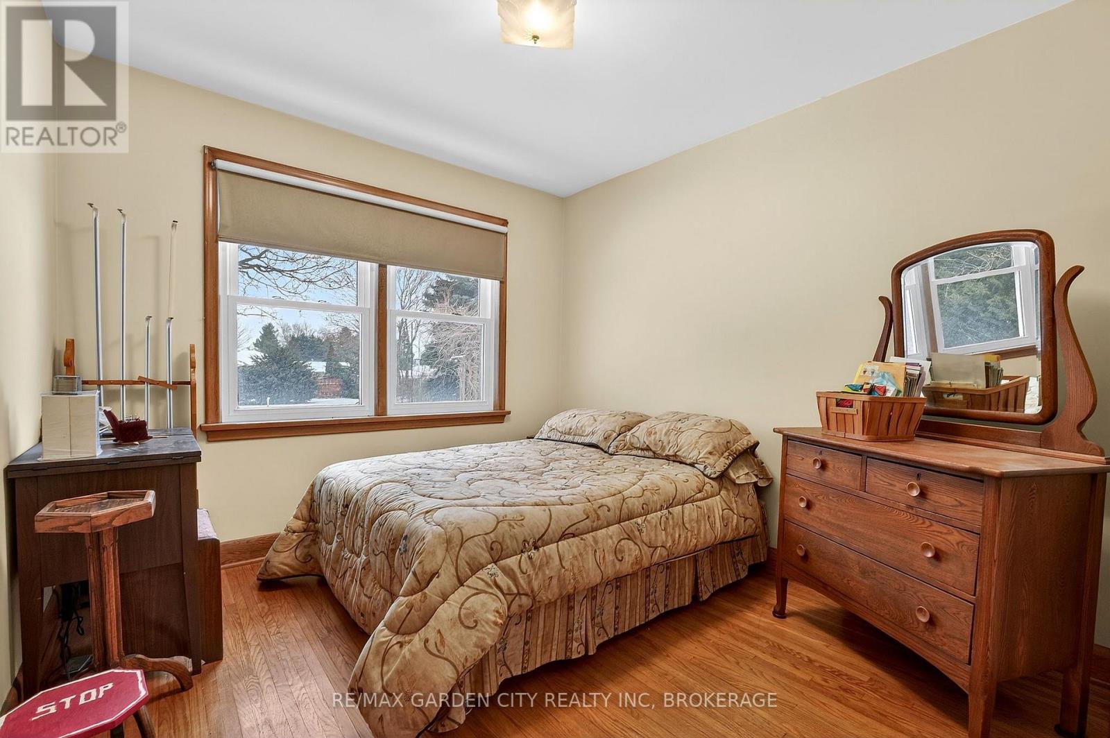 13 Chestnut Street, Pelham, Ontario  L0S 1E3 - Photo 9 - X12638834