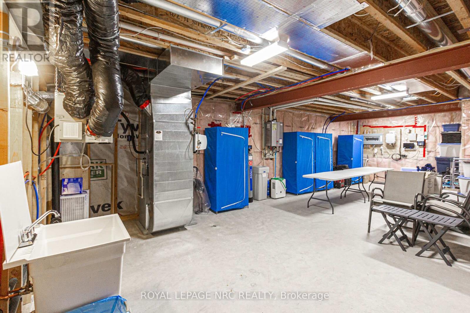 17 Stoneridge Crescent, Niagara-On-The-Lake, Ontario  L0S 1J1 - Photo 26 - X12638870