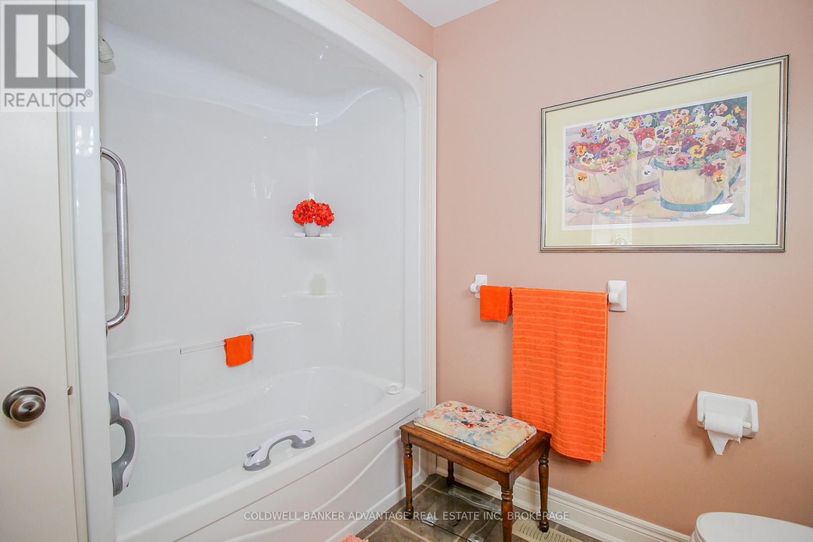 3935 Lower Coach Road, Fort Erie, Ontario  L0S 1S0 - Photo 18 - X12639438