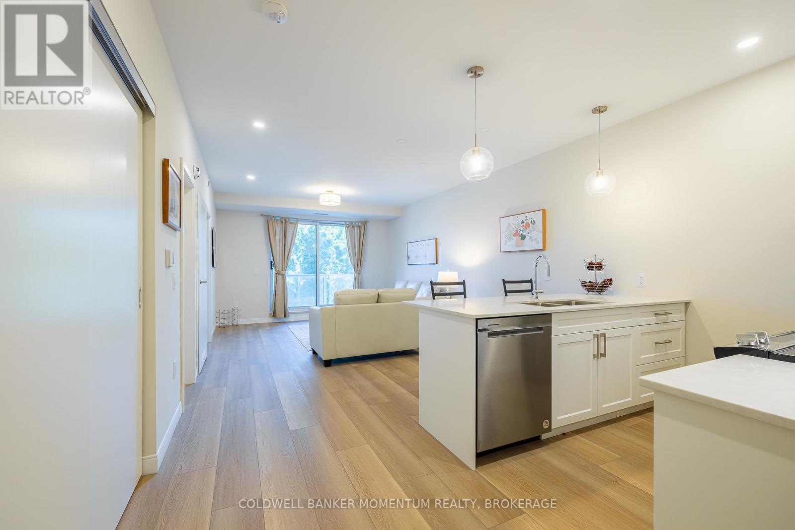 403 - 118 West Street, Port Colborne, Ontario  L3K 0B9 - Photo 2 - X12642084