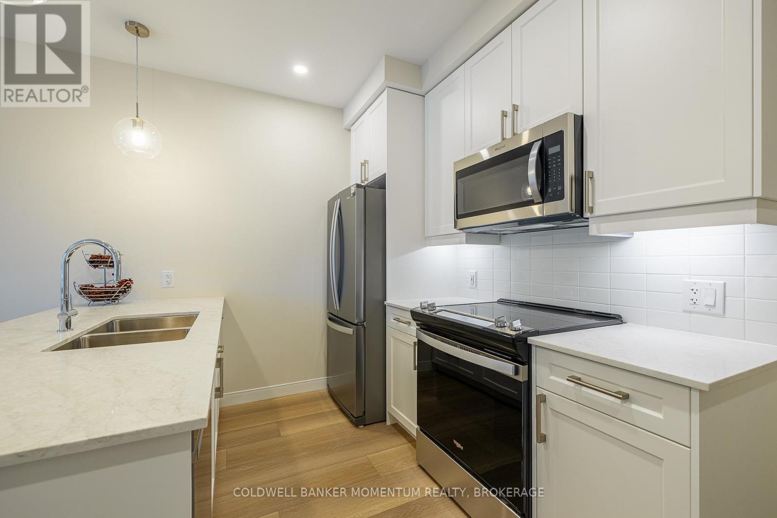 403 - 118 West Street, Port Colborne, Ontario  L3K 0B9 - Photo 3 - X12642084