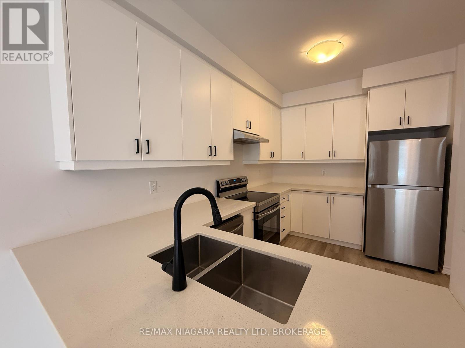 96 - 461 Blackburn Drive, Brantford, Ontario  N3T 0W9 - Photo 6 - X12642534