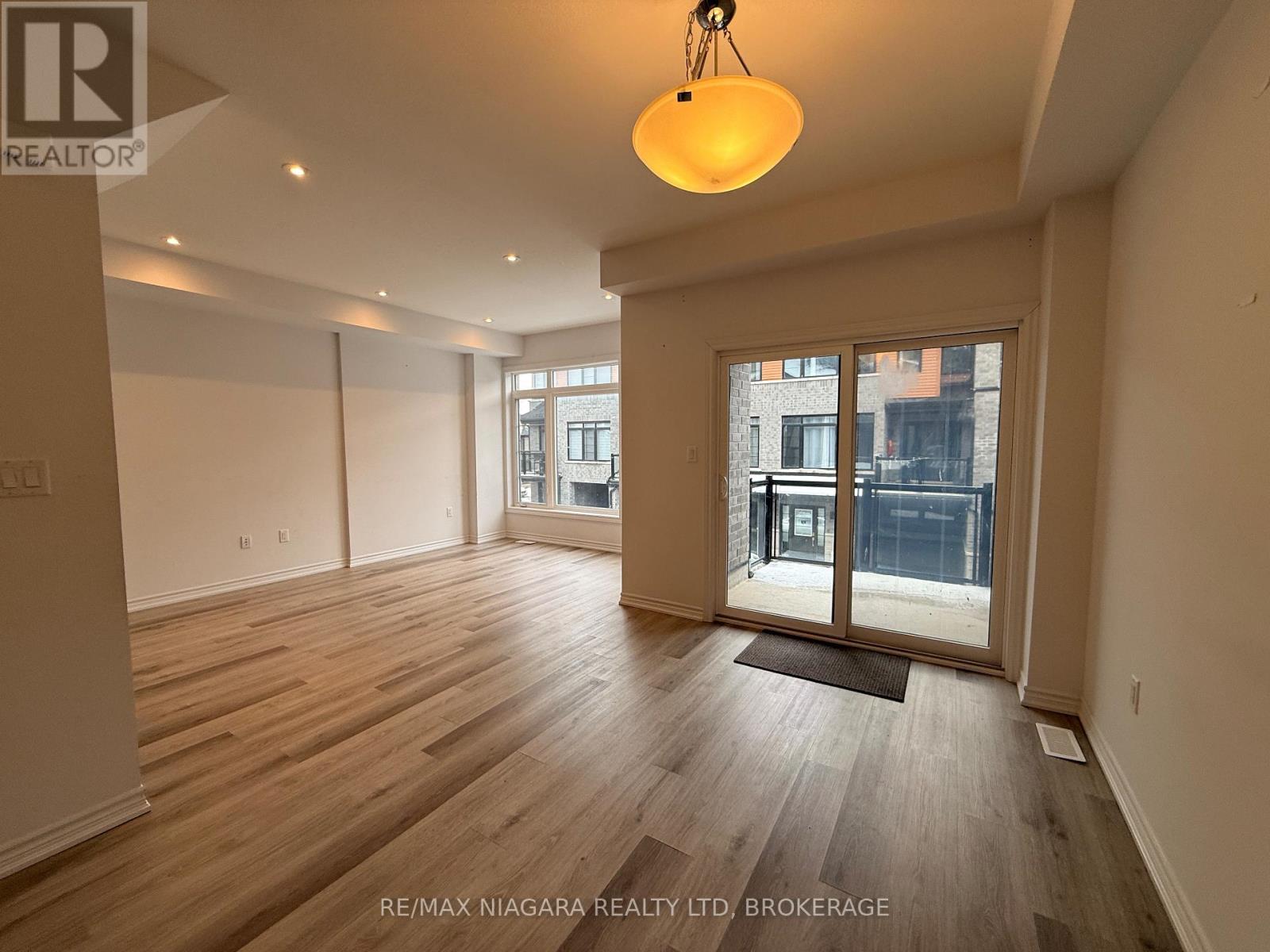 96 - 461 Blackburn Drive, Brantford, Ontario  N3T 0W9 - Photo 8 - X12642534