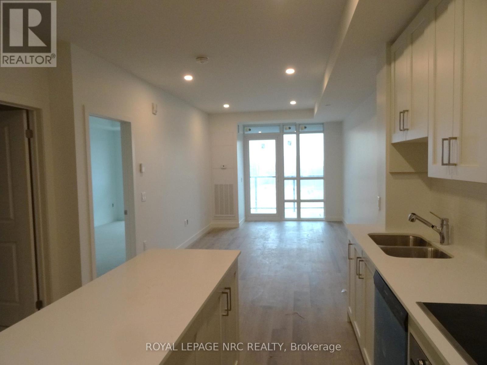 712 - 461 Green Road, Hamilton, Ontario  L8E 5B4 - Photo 4 - X12642556