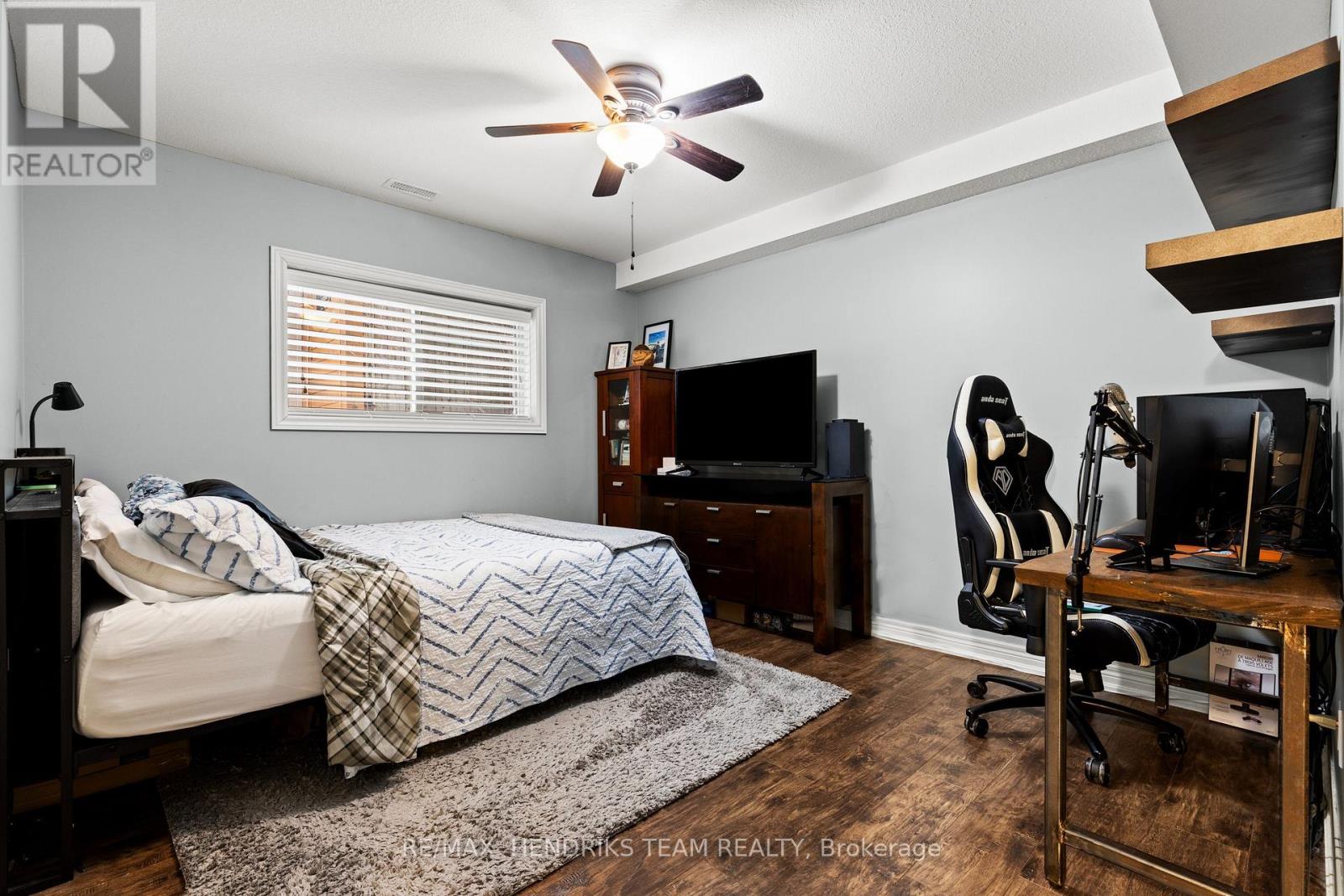 379 Michael Drive, Welland, Ontario  L3C 0A5 - Photo 31 - X12642632