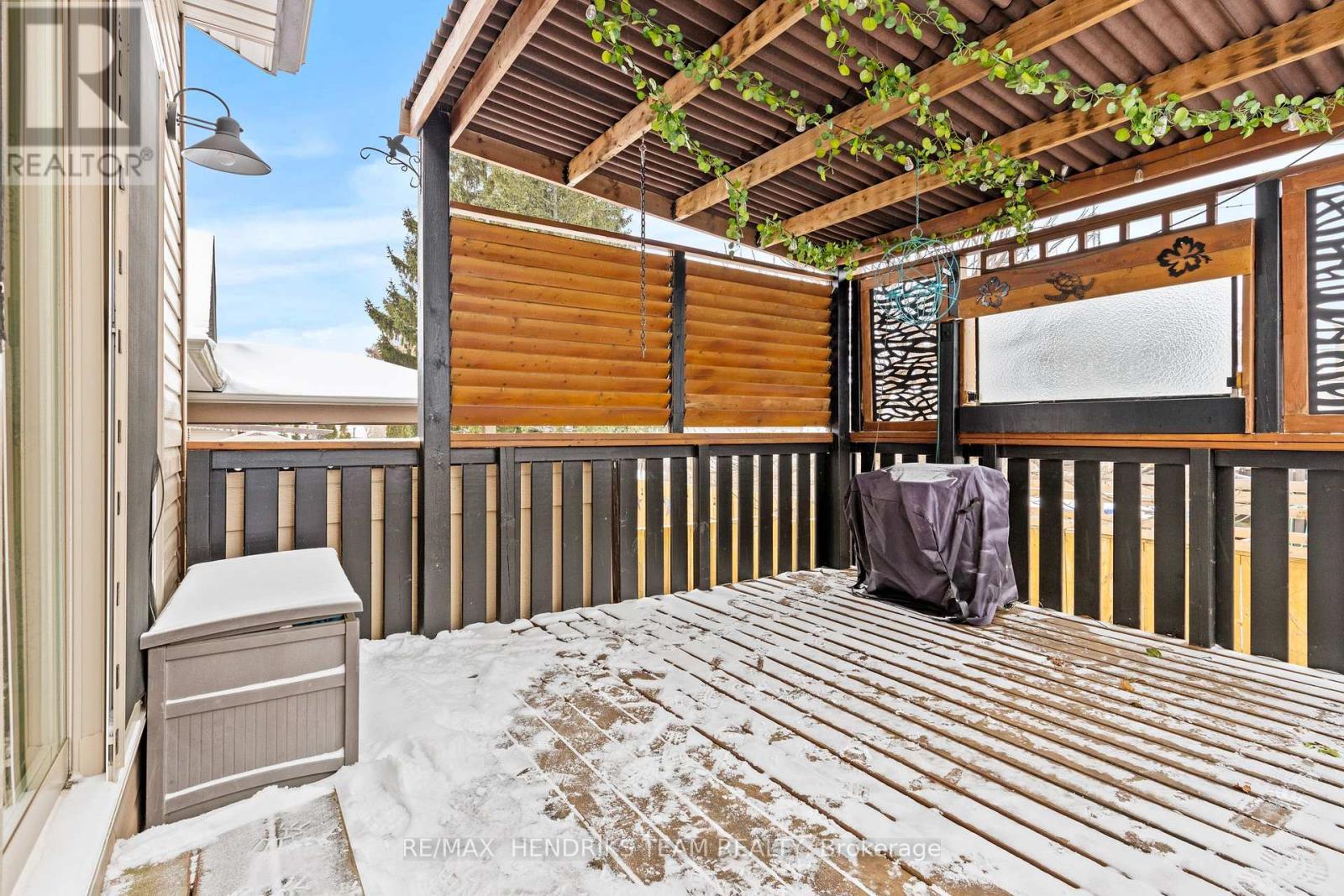 379 Michael Drive, Welland, Ontario  L3C 0A5 - Photo 36 - X12642632