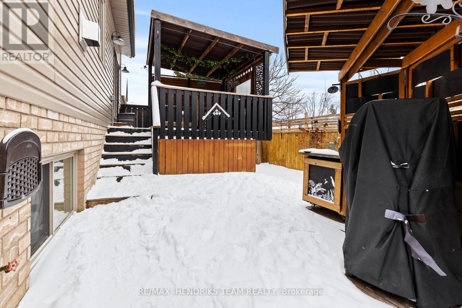 379 Michael Drive, Welland, Ontario  L3C 0A5 - Photo 39 - X12642632