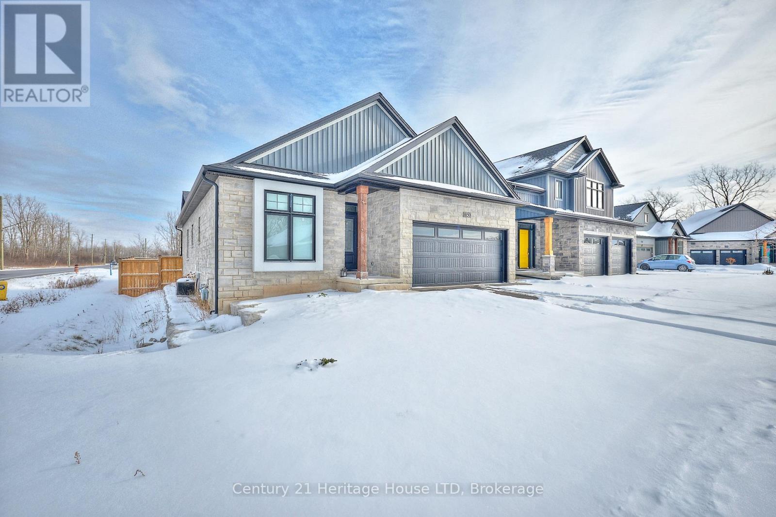 1050 Kettle Court, Fort Erie, Ontario  L2A 0E7 - Photo 2 - X12642690