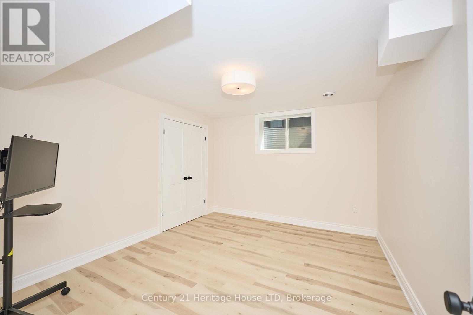 1050 Kettle Court, Fort Erie, Ontario  L2A 0E7 - Photo 22 - X12642690