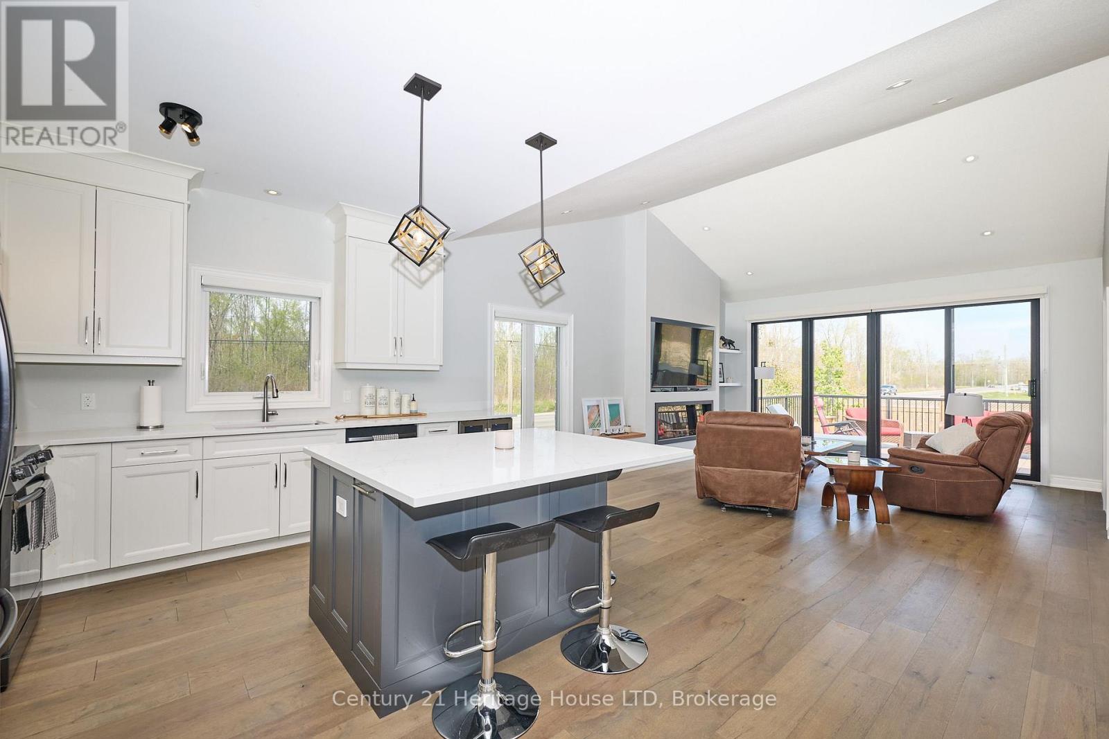 1050 Kettle Court, Fort Erie, Ontario  L2A 0E7 - Photo 7 - X12642690