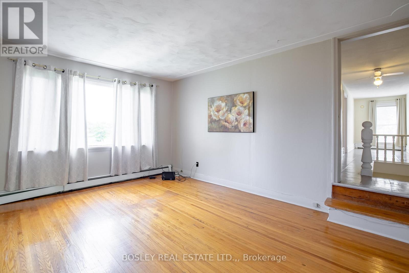 1609 Eighth Avenue, St. Catharines, Ontario  L2R 6P7 - Photo 19 - X12643174