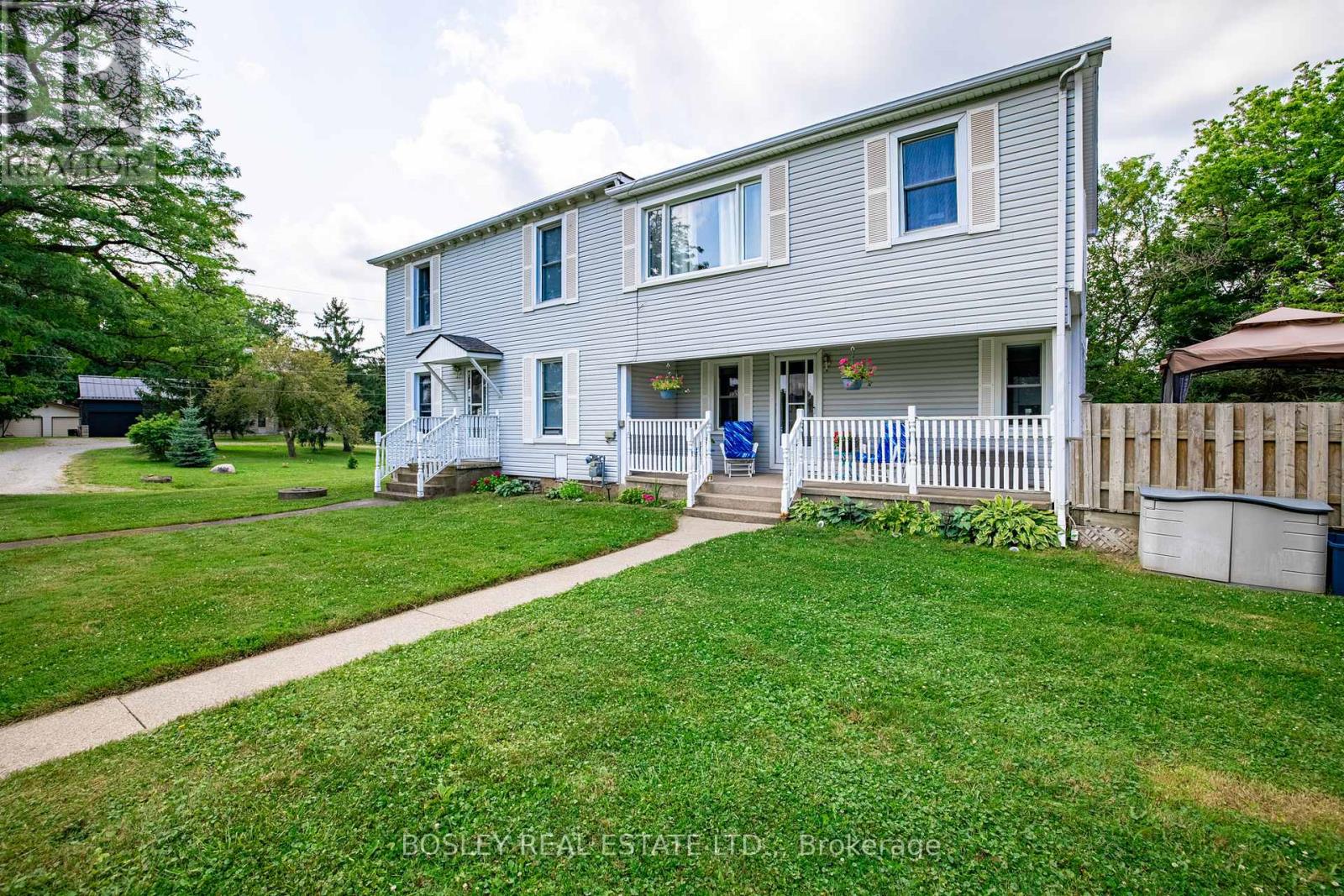 1609 Eighth Avenue, St. Catharines, Ontario  L2R 6P7 - Photo 2 - X12643174