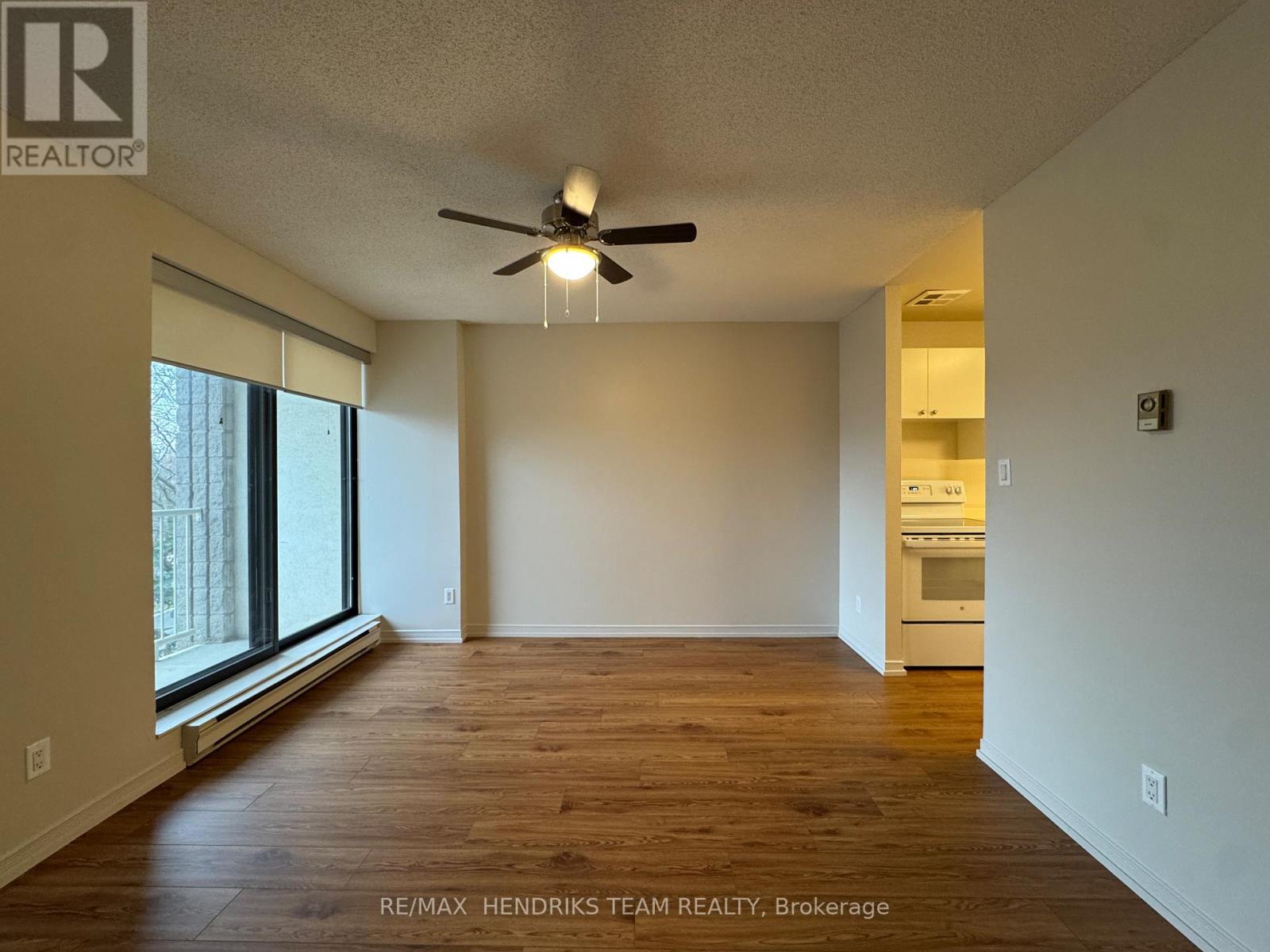 302 - 128 St Augustine Drive, St. Catharines, Ontario  L2P 3X6 - Photo 6 - X12643828