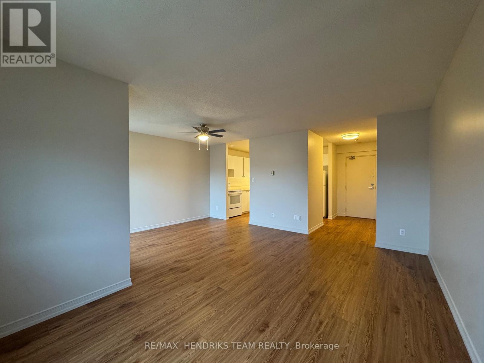 302 - 128 St Augustine Drive, St. Catharines, Ontario  L2P 3X6 - Photo 9 - X12643828