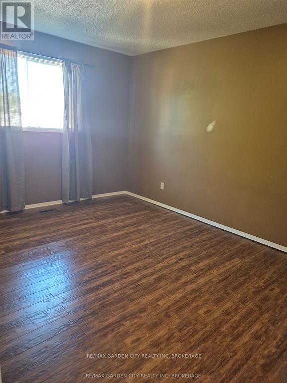 74 Commerford Street, Thorold, Ontario  L2V 4R1 - Photo 15 - X12643996