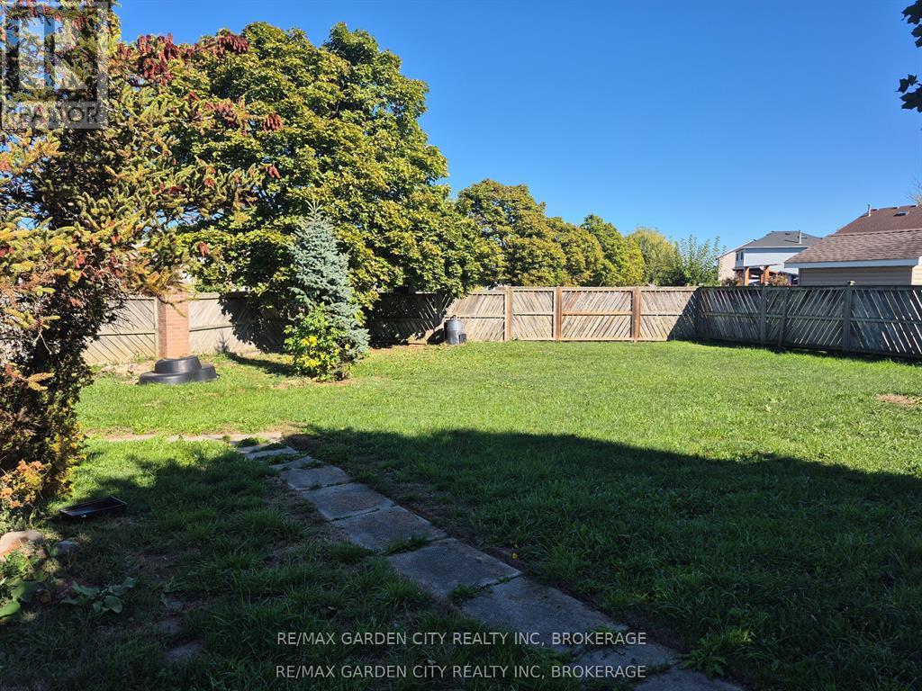 74 Commerford Street, Thorold, Ontario  L2V 4R1 - Photo 4 - X12643996