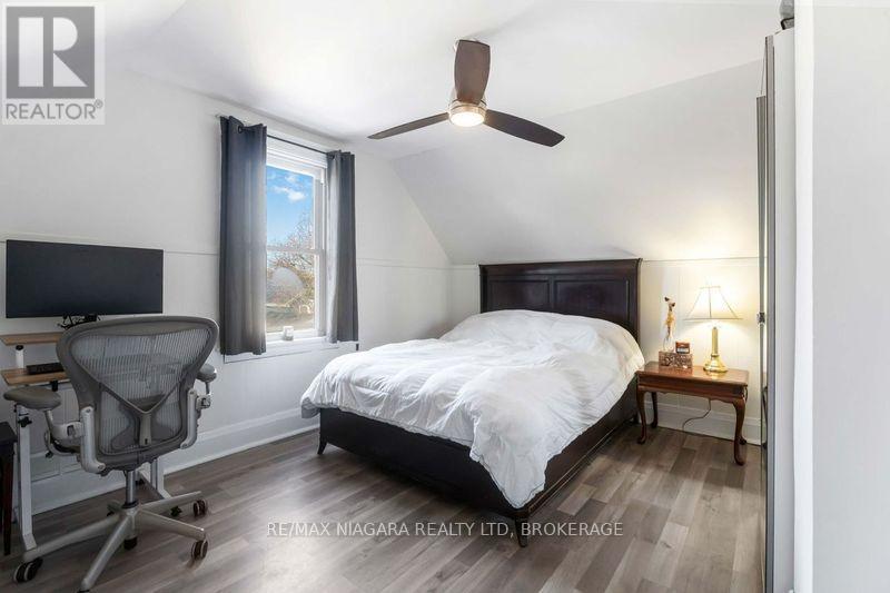 22 Bertram Street, St. Catharines, Ontario  L2R 1A8 - Photo 20 - X12646308