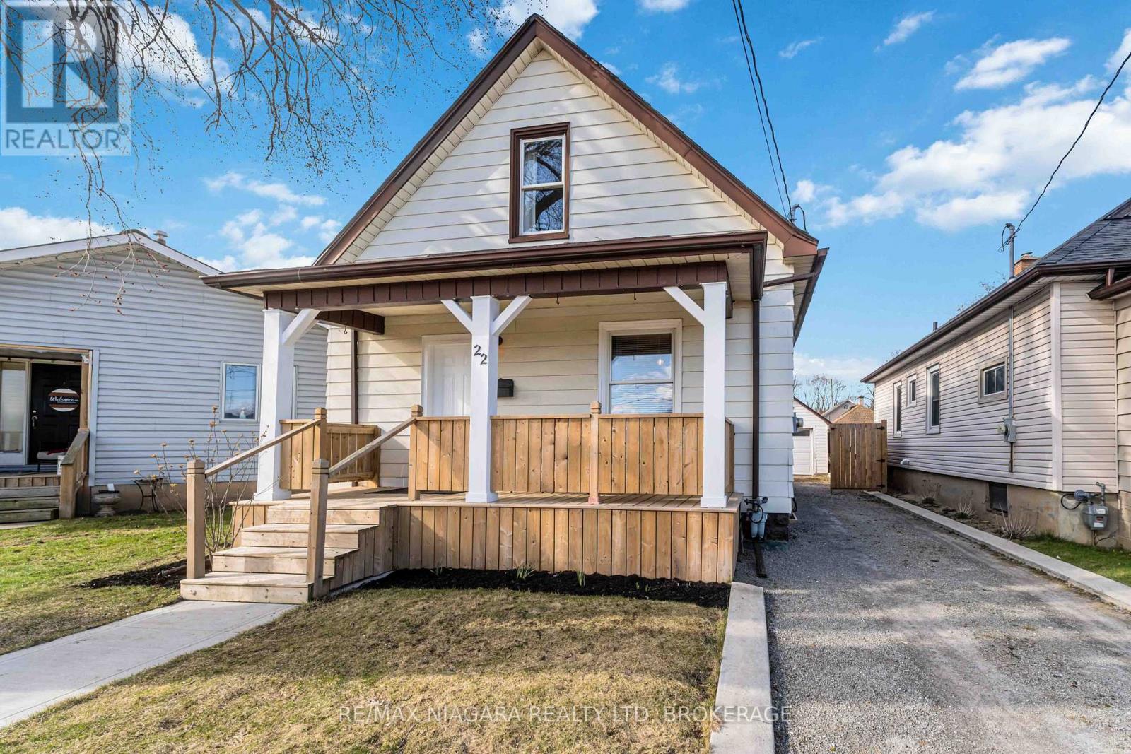 22 Bertram Street, St. Catharines, Ontario  L2R 1A8 - Photo 24 - X12646308