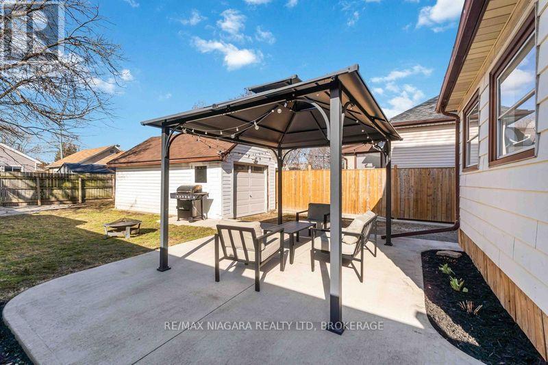 22 Bertram Street, St. Catharines, Ontario  L2R 1A8 - Photo 28 - X12646308