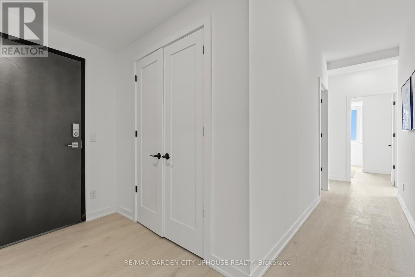 601 - 57 Carlisle Street, St. Catharines, Ontario  L2R 7N6 - Photo 6 - X12646706