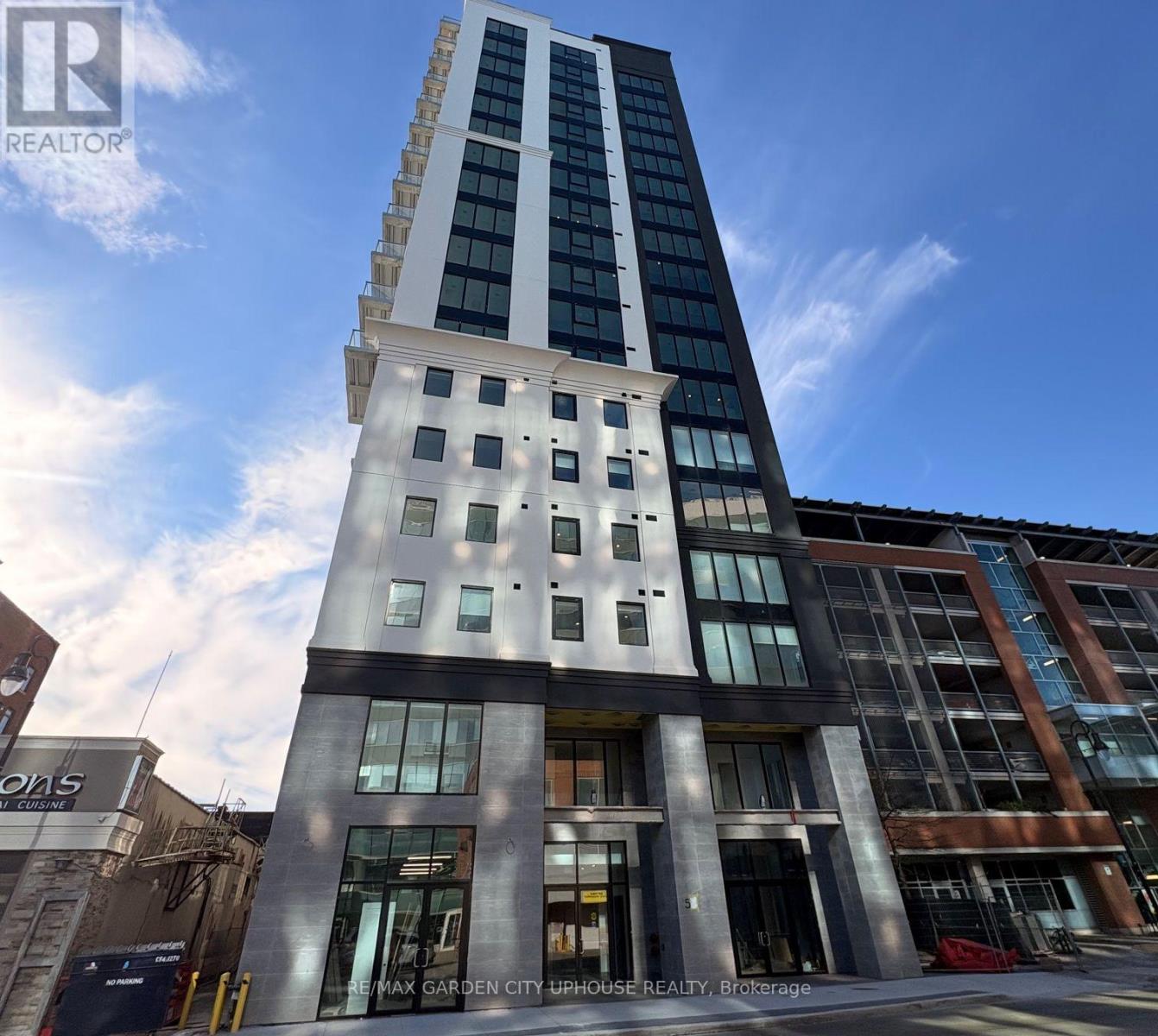 609 - 57 Carlisle Street, St. Catharines, Ontario  L2R 7N6 - Photo 2 - X12646712