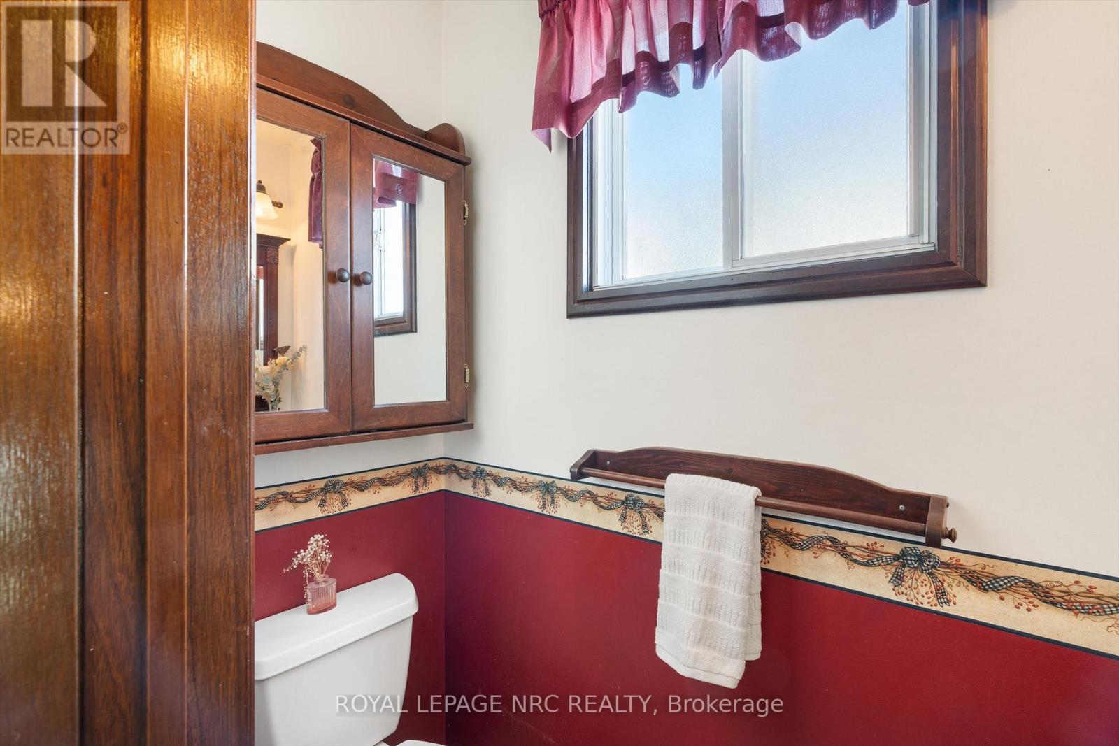 163 Pine Street S, Thorold, Ontario  L2V 3M5 - Photo 10 - X12646770