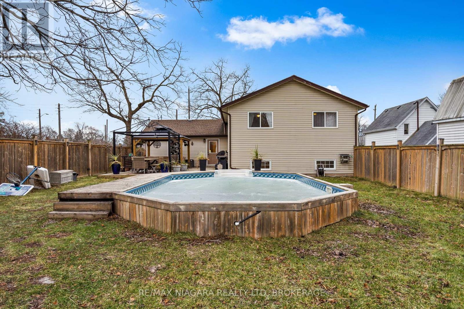 272 Steele Street, Port Colborne, Ontario  L3K 4X8 - Photo 37 - X12647656