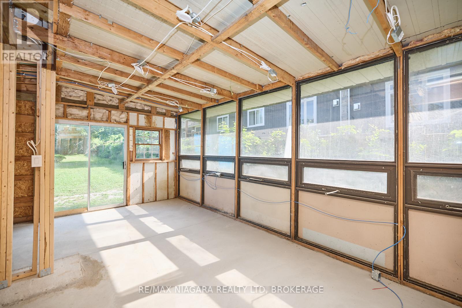 210 Ridgeway Road, Fort Erie, Ontario  L0S 1B0 - Photo 10 - X12647696