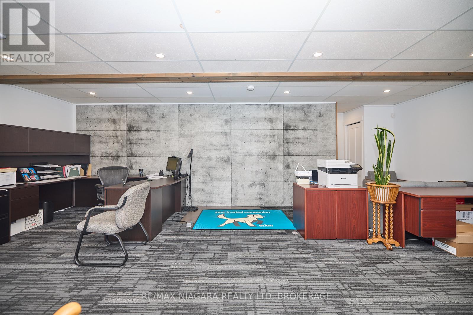 210 Ridgeway Road, Fort Erie, Ontario  L0S 1B0 - Photo 2 - X12647696