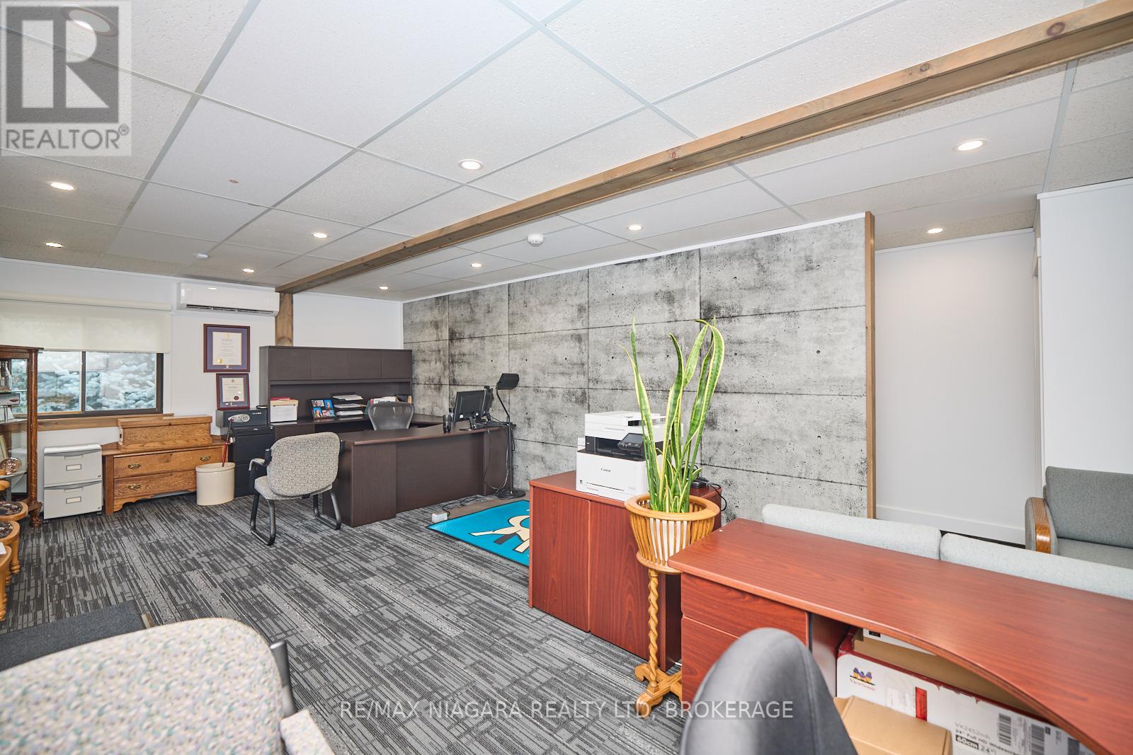 210 Ridgeway Road, Fort Erie, Ontario  L0S 1B0 - Photo 4 - X12647696