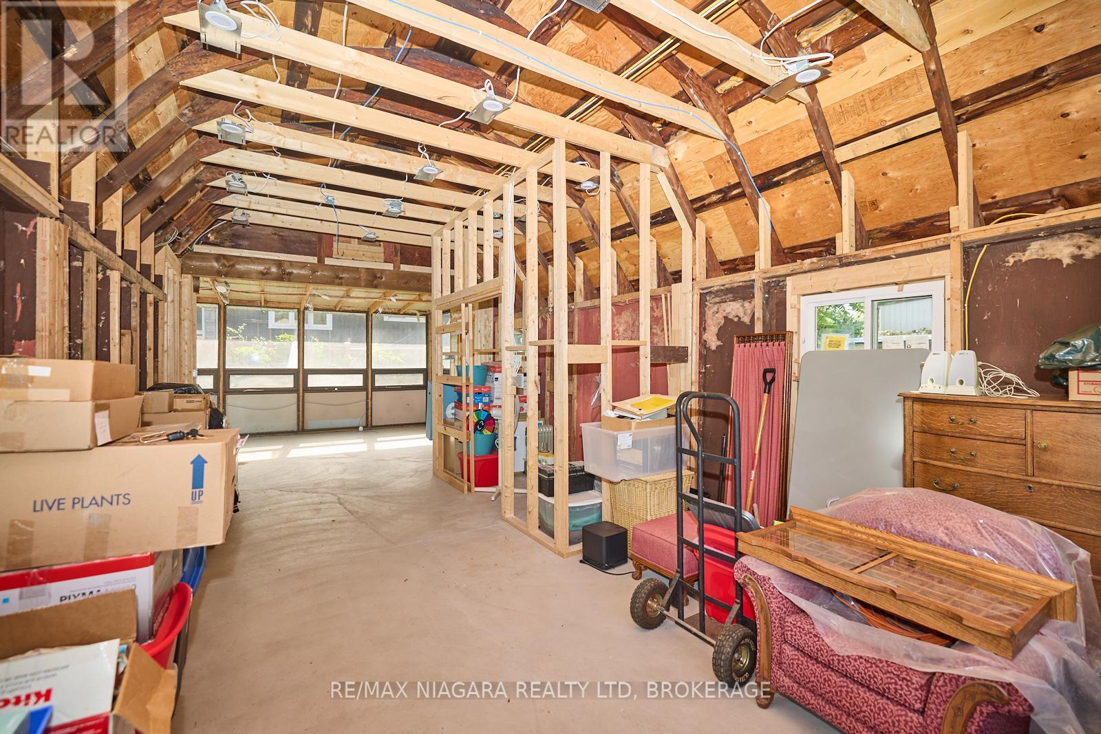 210 Ridgeway Road, Fort Erie, Ontario  L0S 1B0 - Photo 8 - X12647696